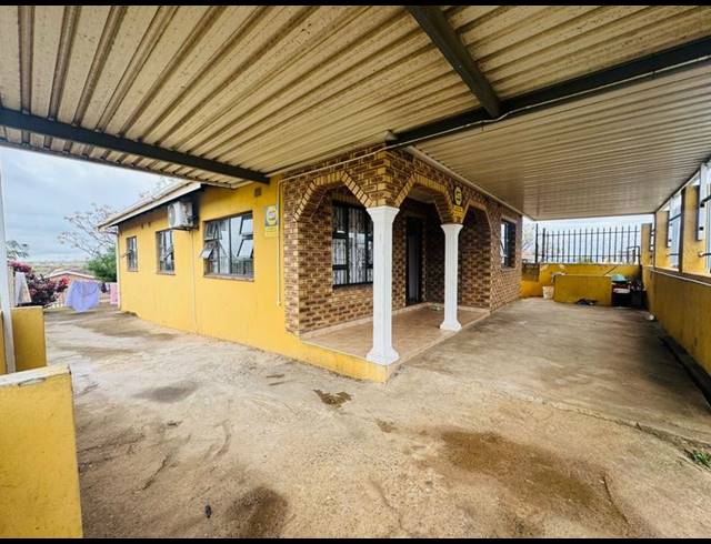 3 BEDROOM HOUSE FOR SALE IN NEWLANDS WEST